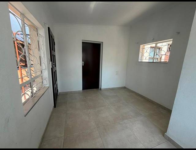 1 BEDROOM PROPERTY TO RENT IN LAUDIUM